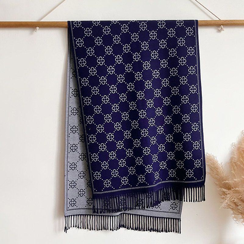 Brands Jacquard Design Winter  - đánh giá và giá Woven Scarf Blanket